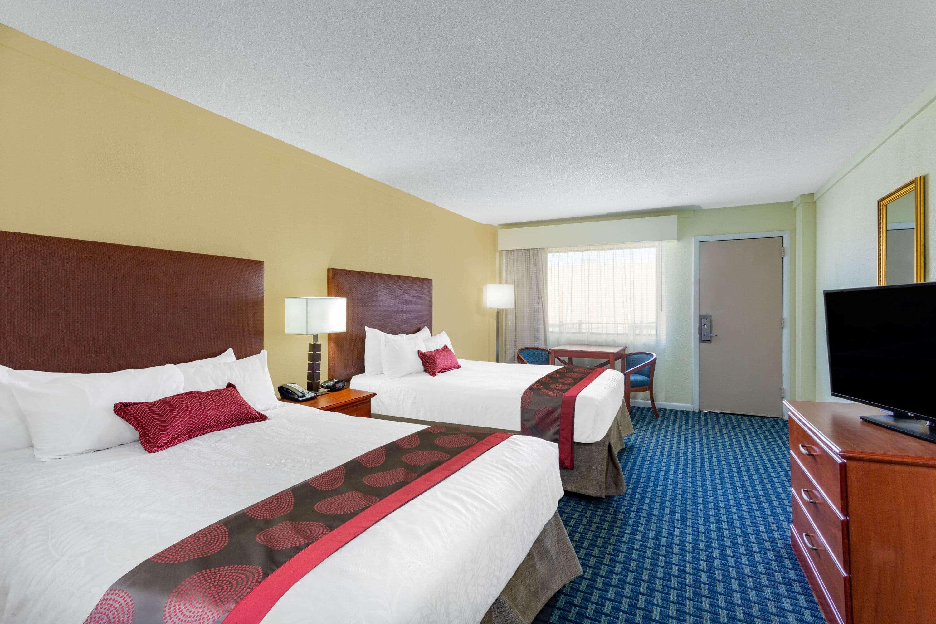 Ramada By Wyndham Virginia Beach Esterno foto