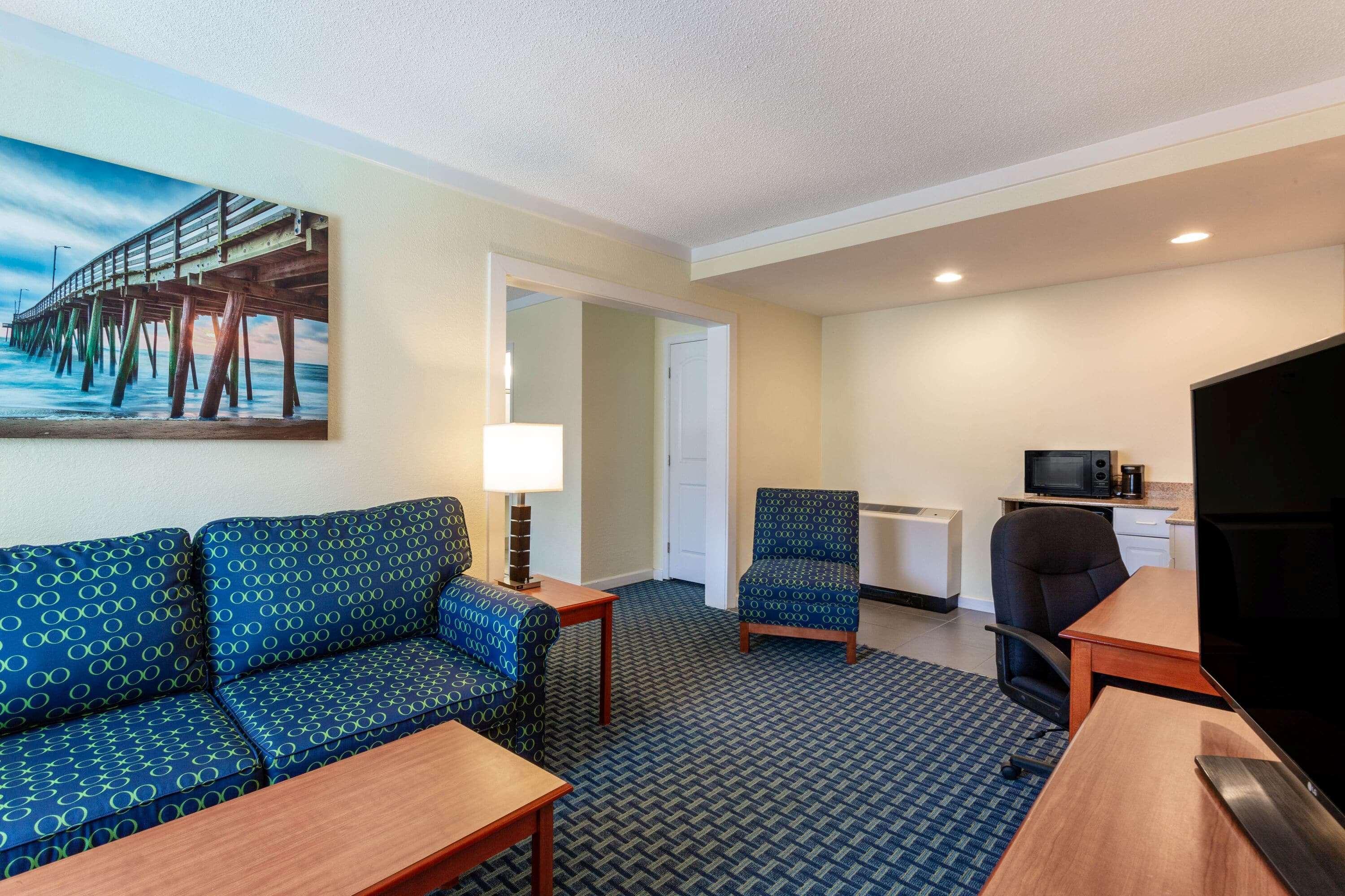 Ramada By Wyndham Virginia Beach Esterno foto