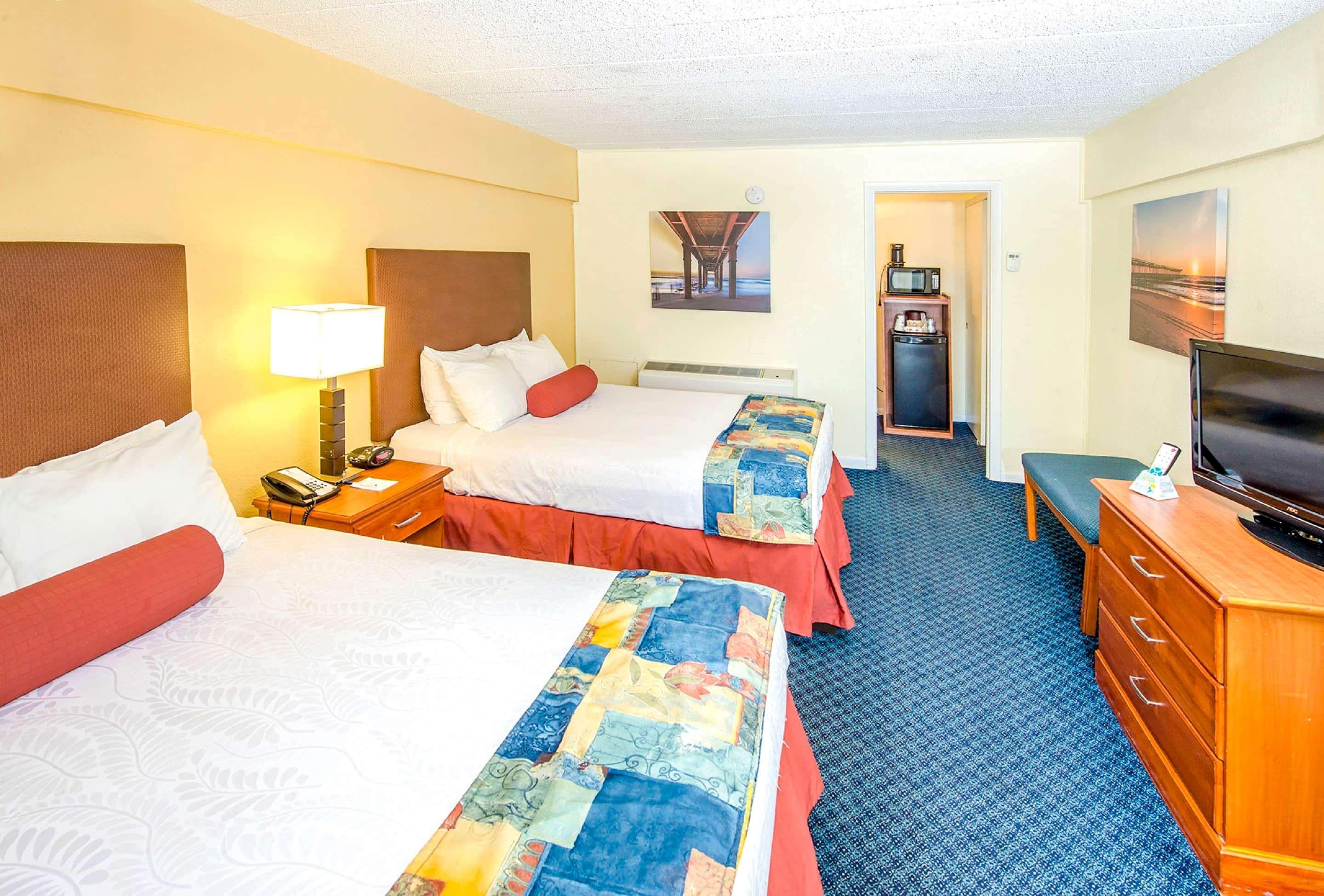 Ramada By Wyndham Virginia Beach Esterno foto