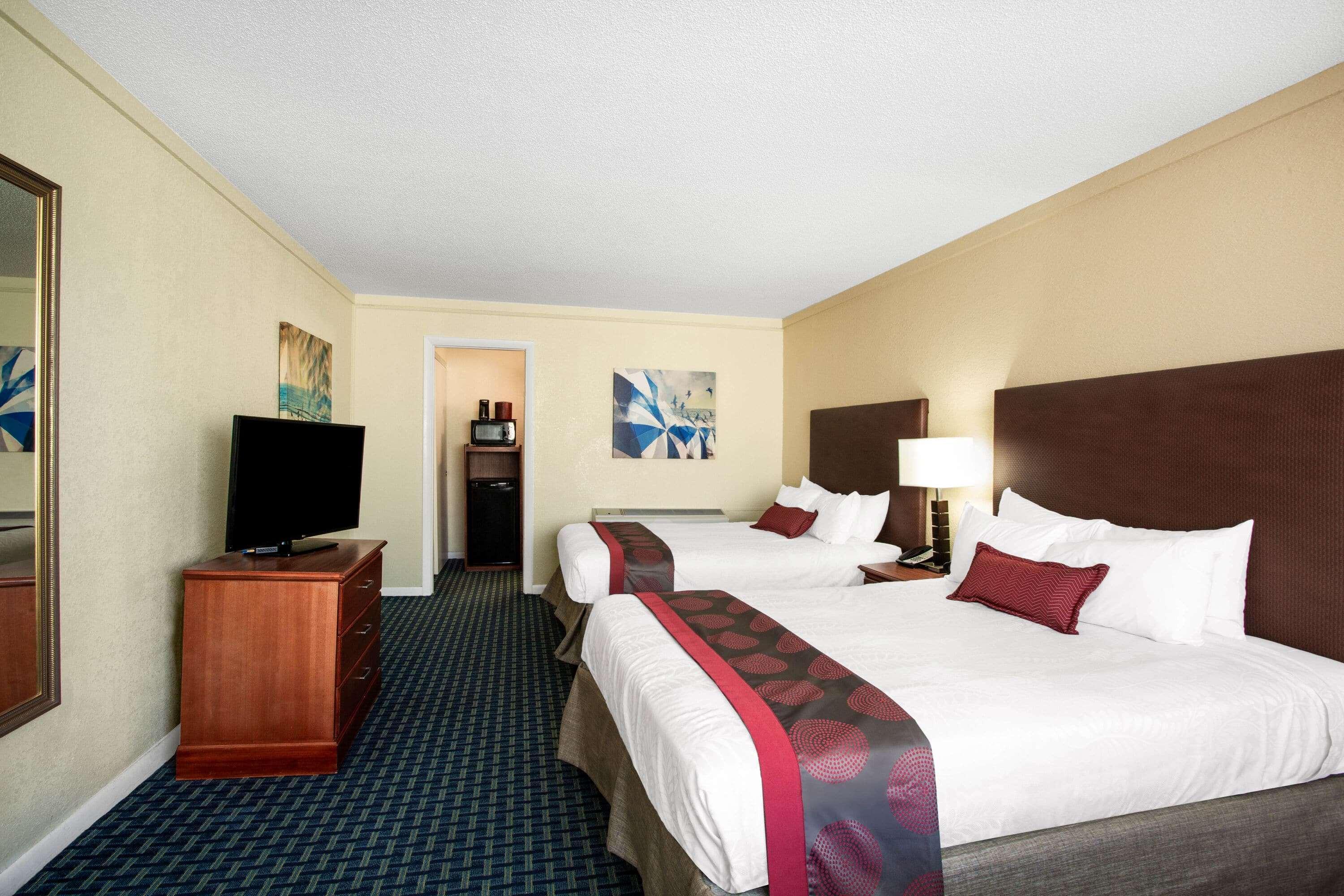 Ramada By Wyndham Virginia Beach Esterno foto