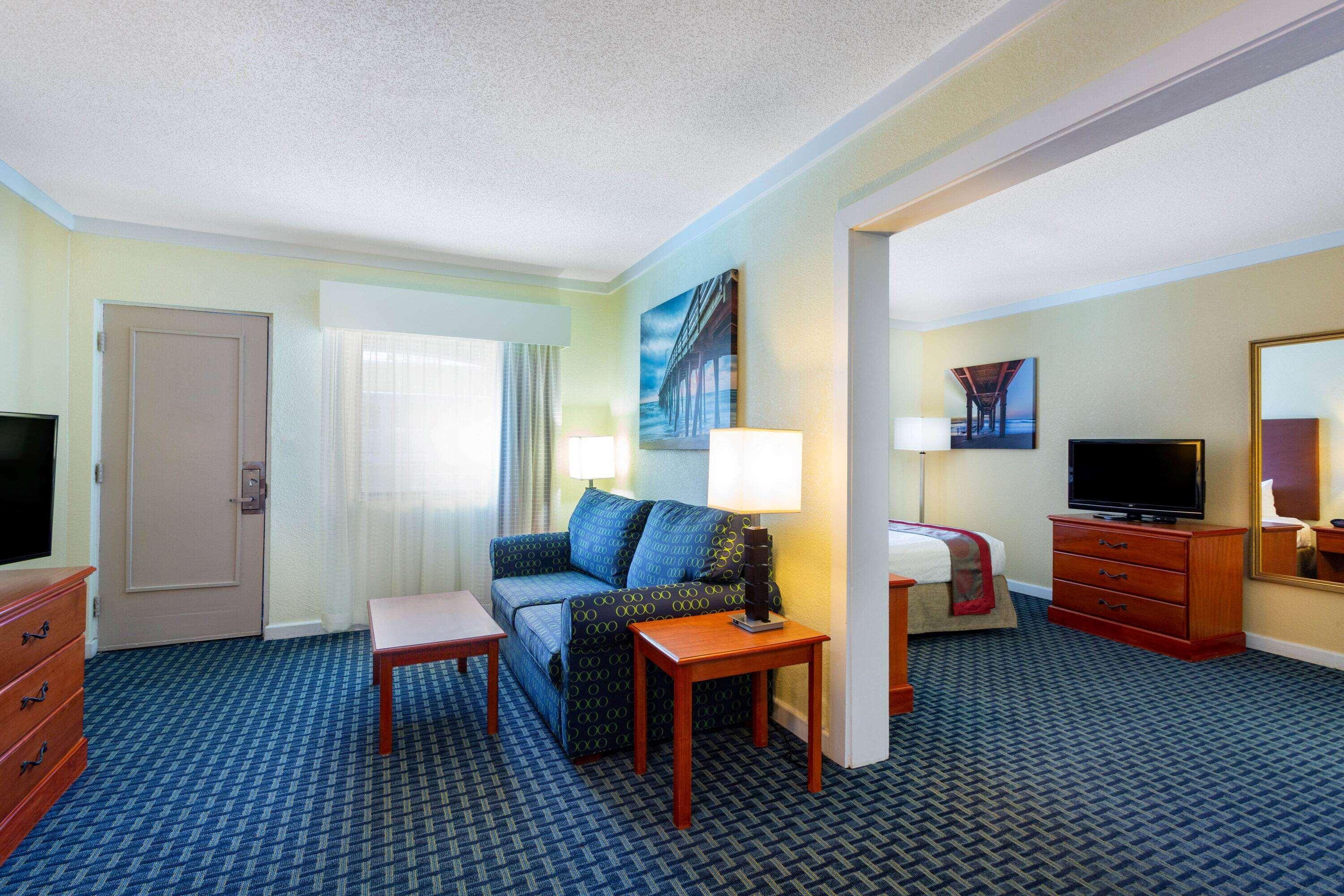 Ramada By Wyndham Virginia Beach Esterno foto