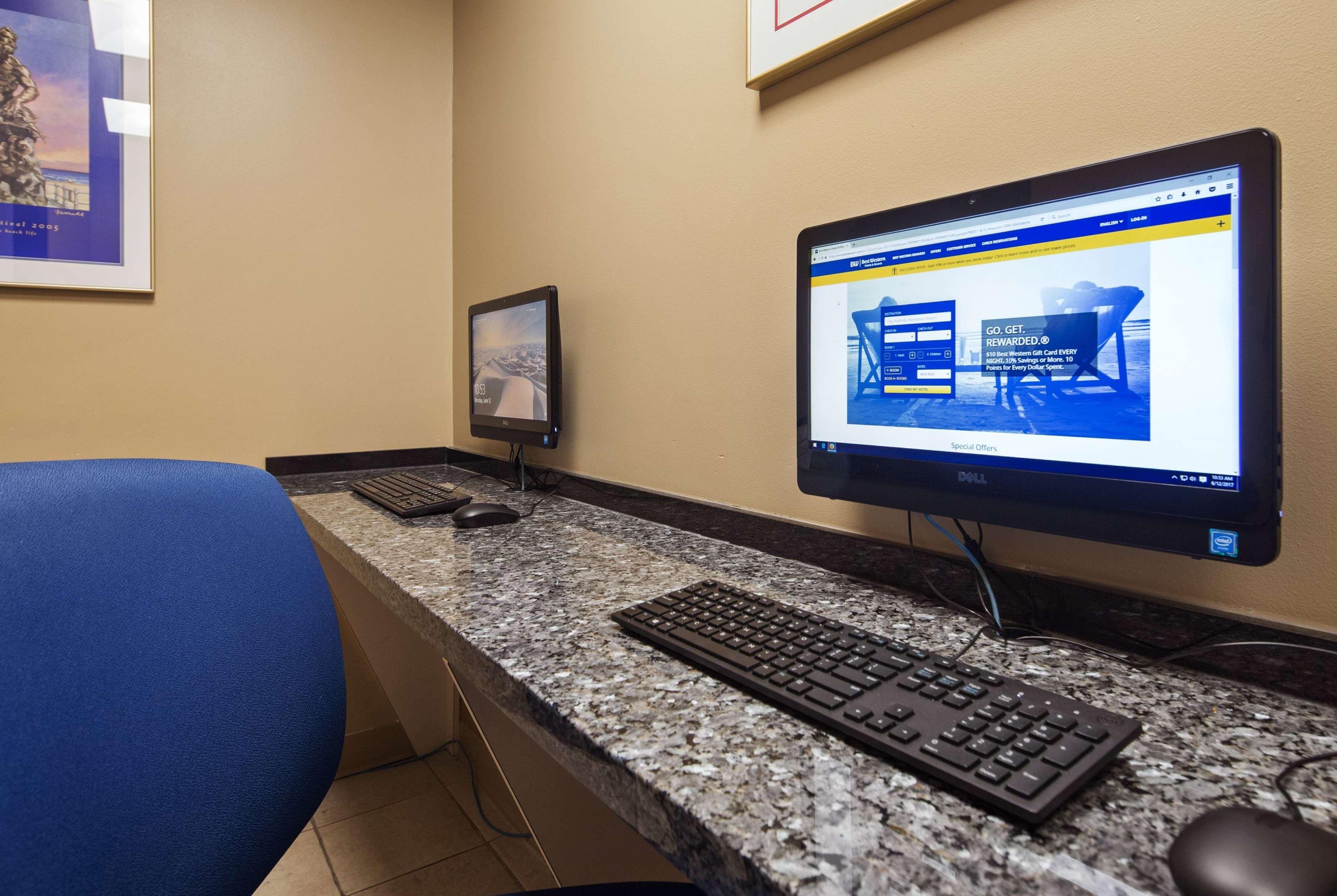 Ramada By Wyndham Virginia Beach Esterno foto