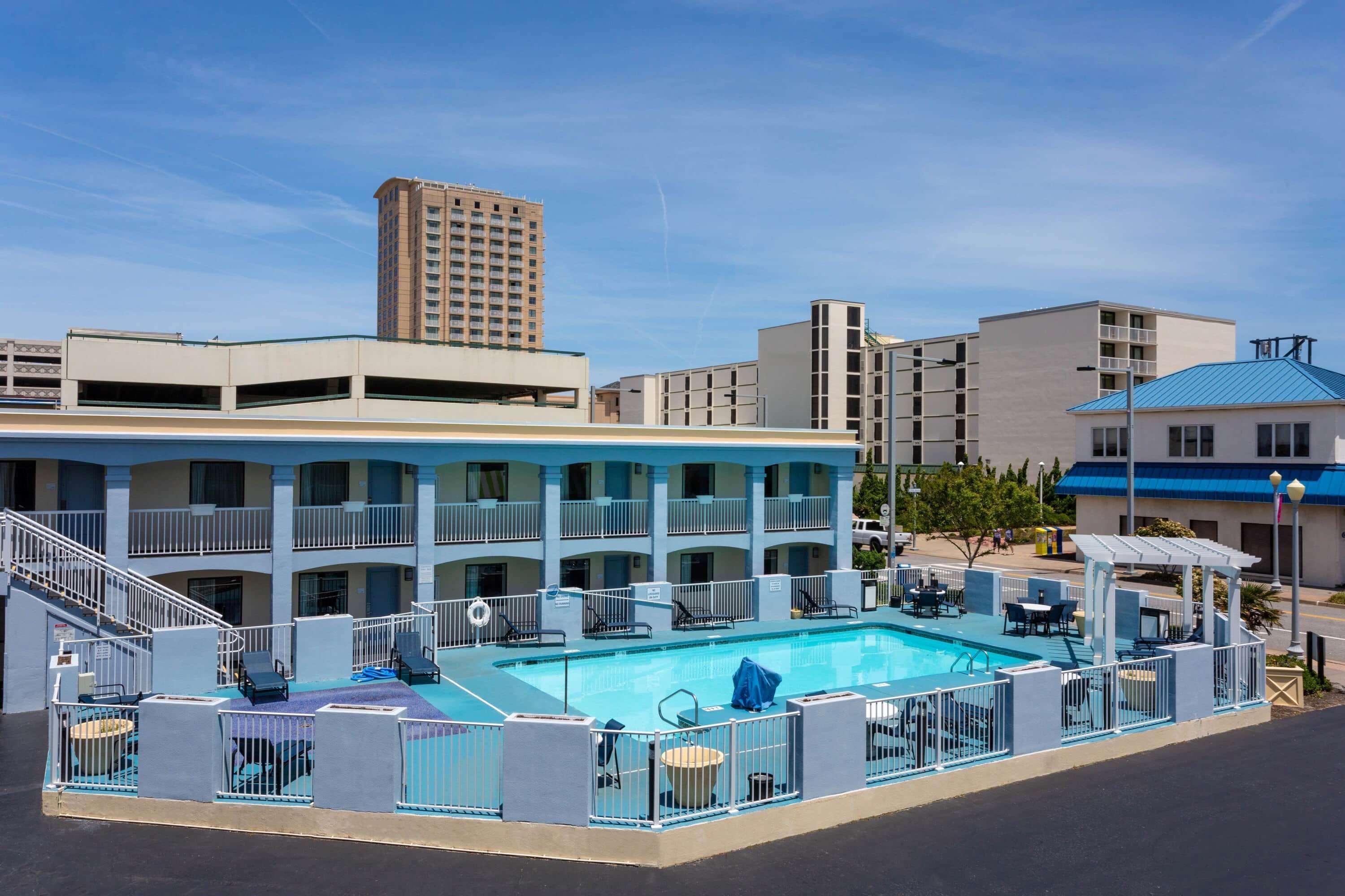 Ramada By Wyndham Virginia Beach Esterno foto