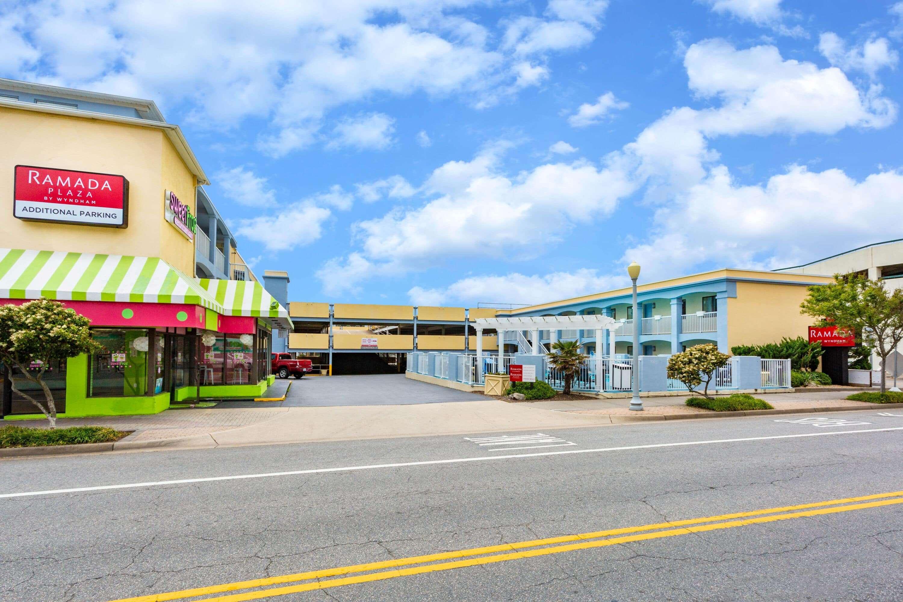 Ramada By Wyndham Virginia Beach Esterno foto