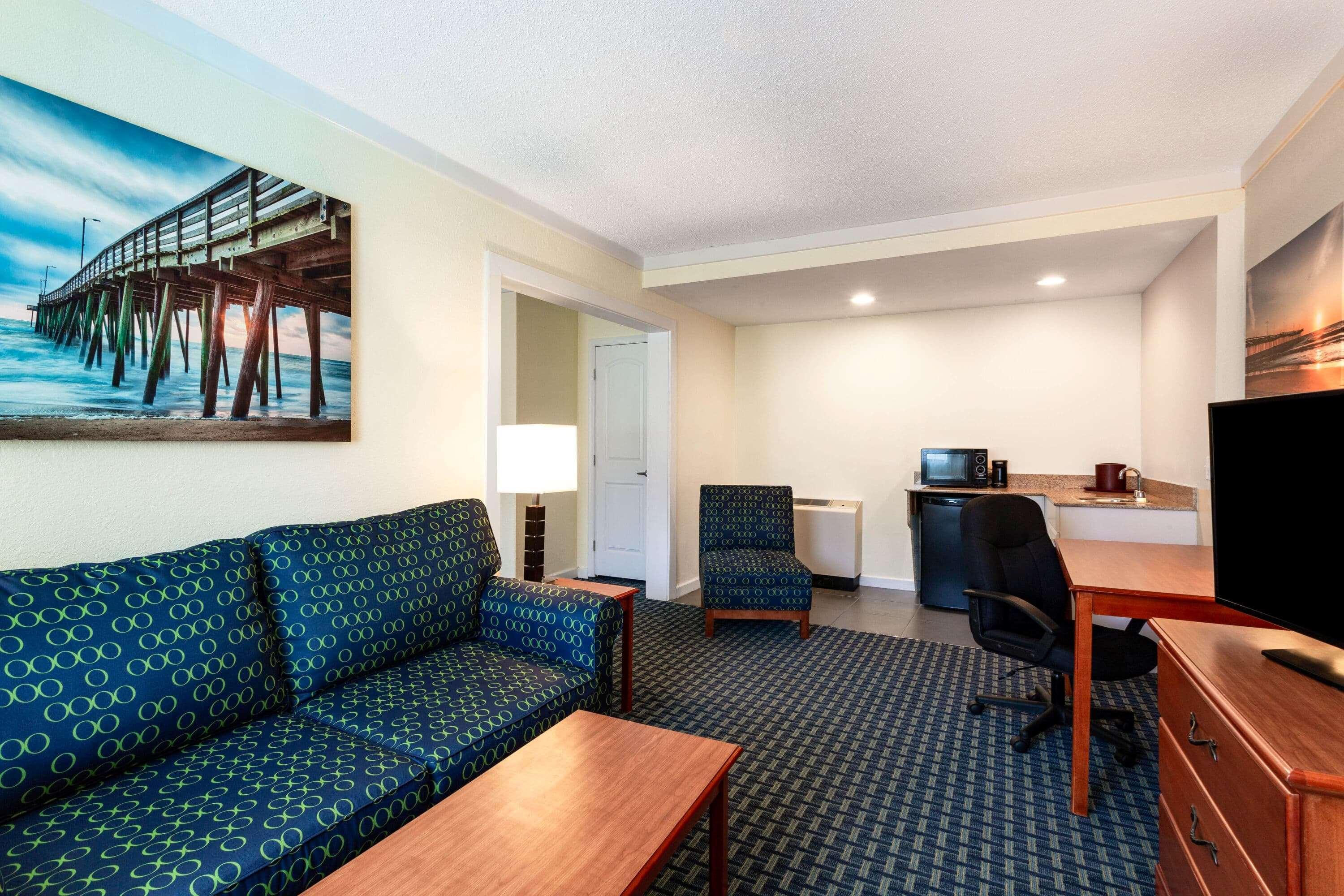 Ramada By Wyndham Virginia Beach Esterno foto