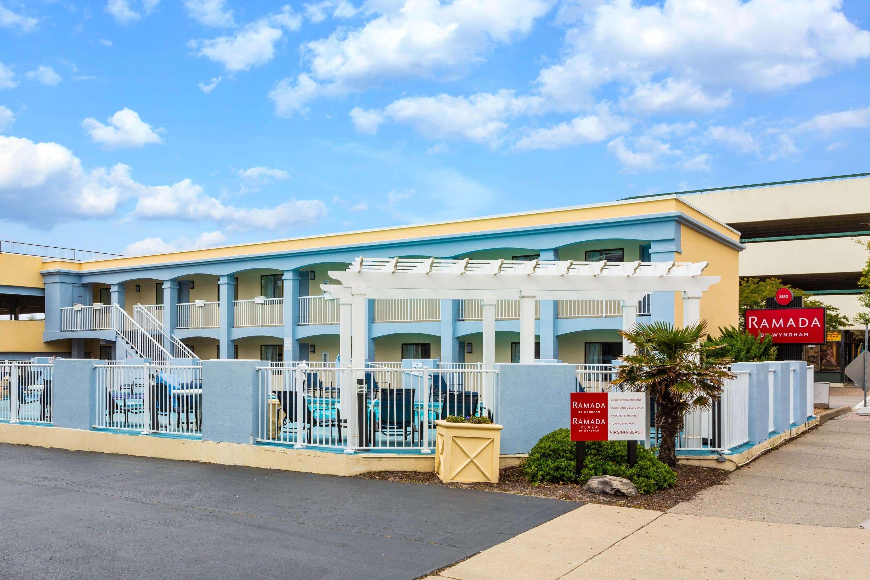 Ramada By Wyndham Virginia Beach Esterno foto