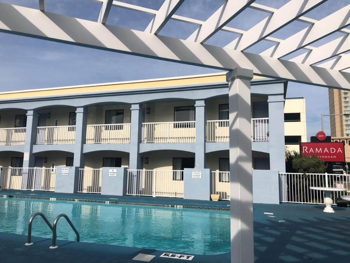 Ramada By Wyndham Virginia Beach Esterno foto